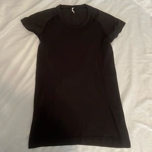 Lululemon Swiftly Tech Shirt Size 6